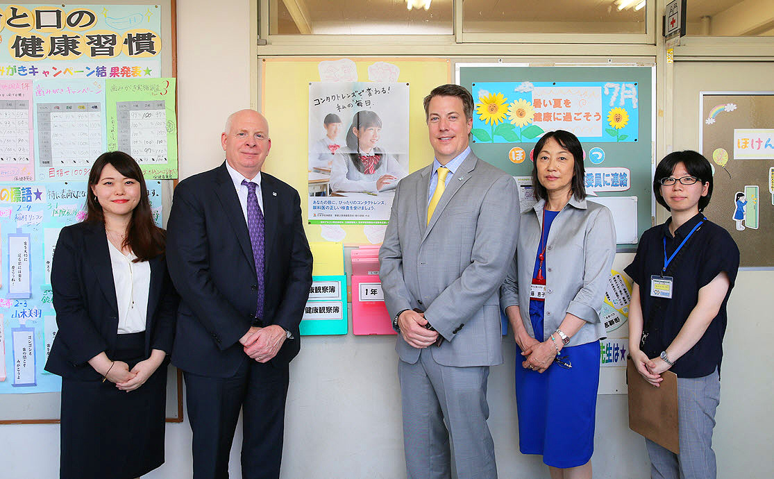 日本学校保健会の賛助会員として小・中・高校生の目の健康促進活動を支援